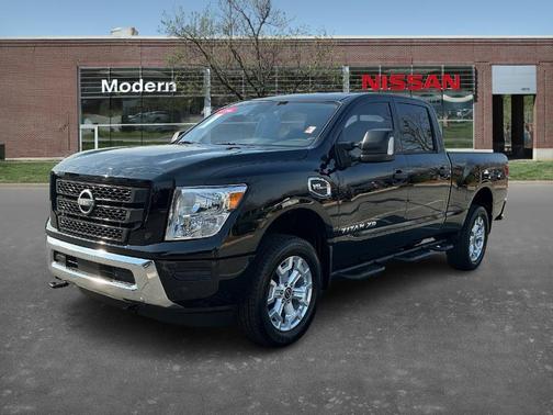 2024 Nissan Titan XD SV