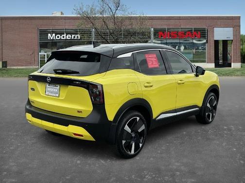 2025 Nissan Kicks SR