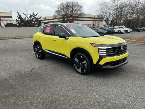 2025 Nissan Kicks SR