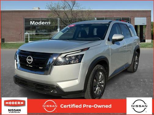 2024 Nissan Pathfinder SV