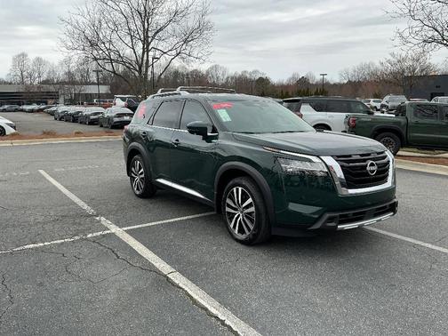 2024 Nissan Pathfinder Platinum