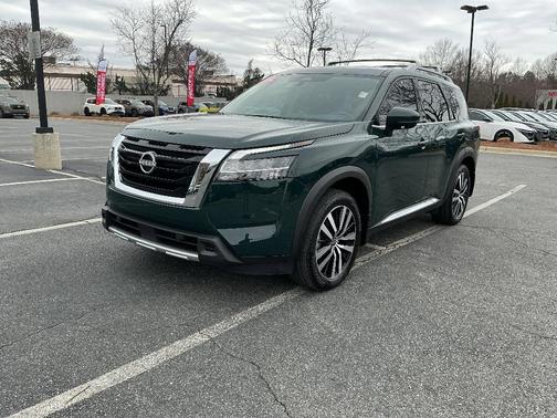 2024 Nissan Pathfinder Platinum