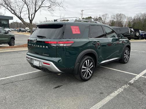 2024 Nissan Pathfinder Platinum