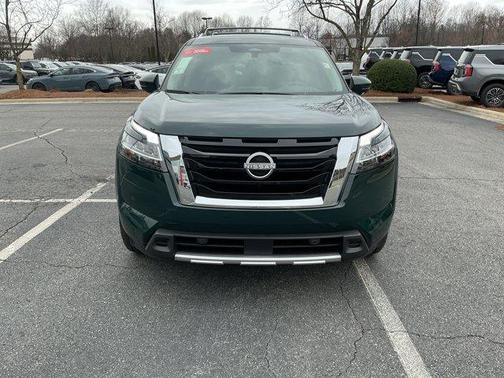 2024 Nissan Pathfinder Platinum