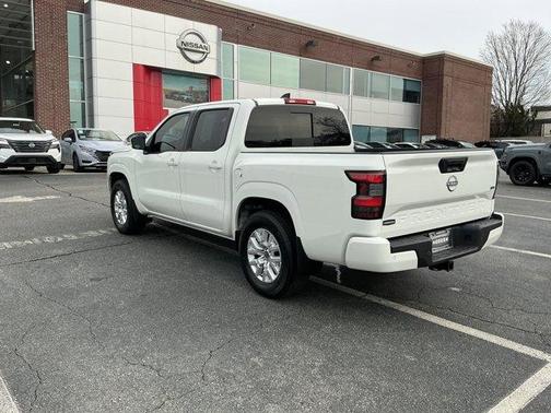 2023 Nissan Frontier SV