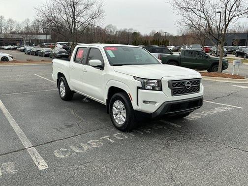 2023 Nissan Frontier SV