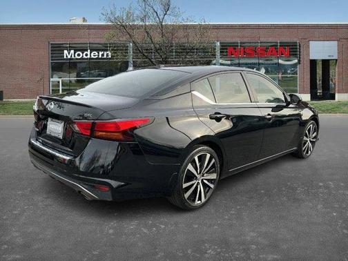 2021 Nissan Altima 2.5 SR