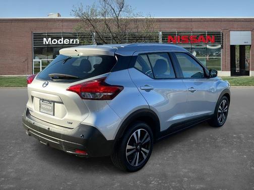 2020 Nissan Kicks SV