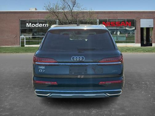2024 Audi Q7 45 Premium Plus