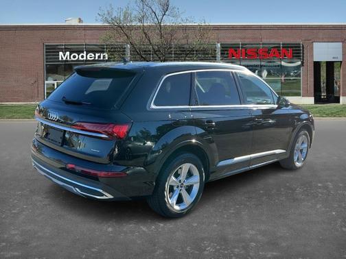 2024 Audi Q7 45 Premium Plus