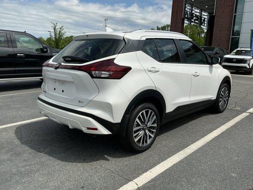 White 2023 Nissan Kicks SV