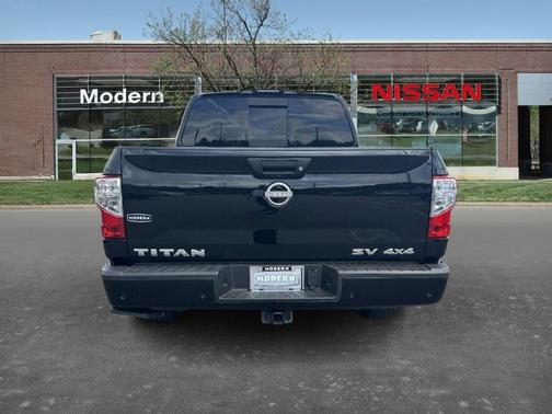 2024 Nissan Titan SV