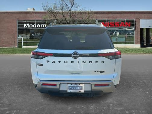 2024 Nissan Pathfinder Platinum