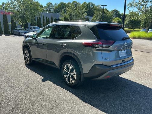 Gun Metallic 2021 Nissan Rogue SV