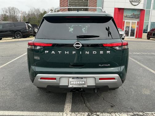 2025 Nissan Pathfinder Platinum