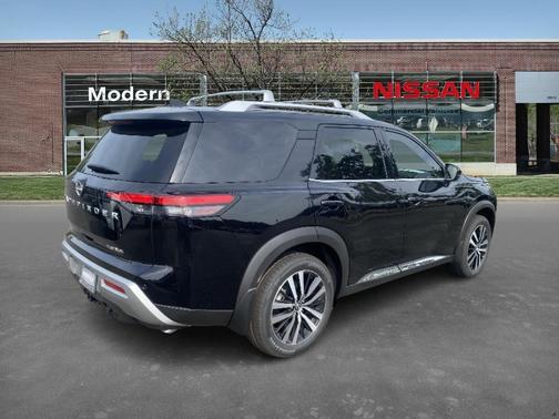 2025 Nissan Pathfinder Platinum