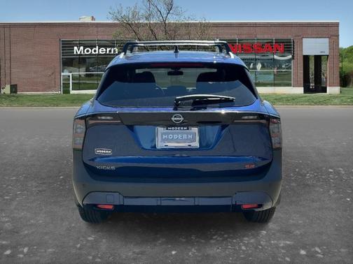 Deep Blue Pearl 2026 Nissan Kicks SR