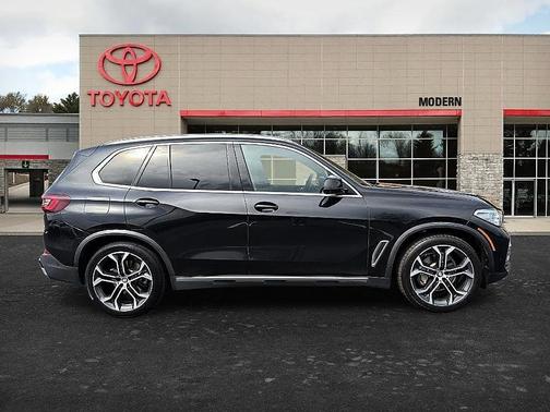 Black 2023 BMW X5 xDrive40i