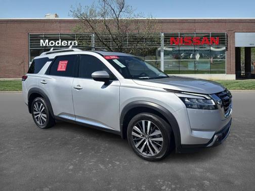 2022 Nissan Pathfinder Platinum