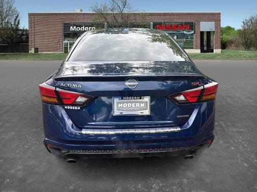 2023 Nissan Altima 2.0 SR
