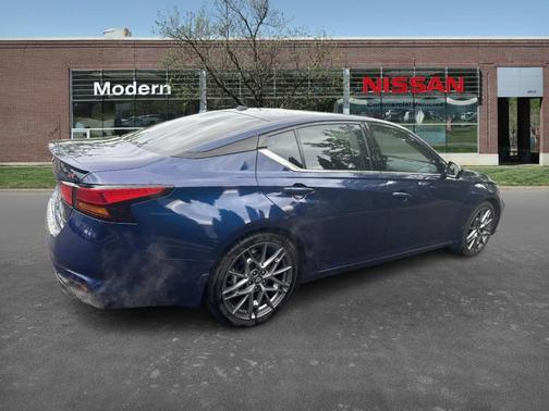 2023 Nissan Altima 2.0 SR