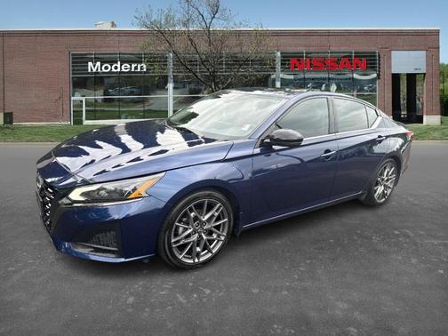 2023 Nissan Altima 2.0 SR