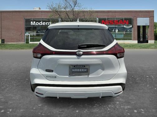 Fresh Powder 2024 Nissan Kicks S
