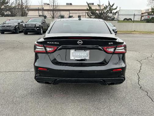 2023 Nissan Maxima SR