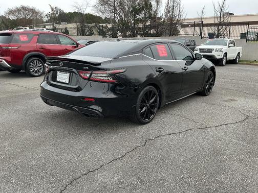 2023 Nissan Maxima SR