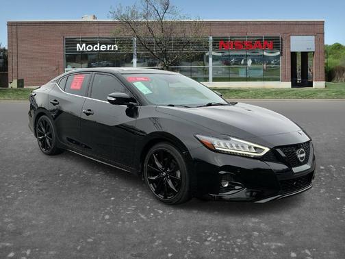 2023 Nissan Maxima SR