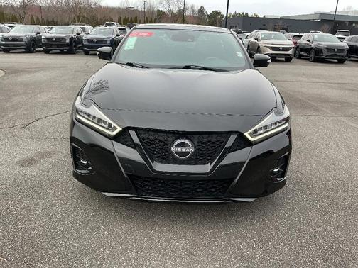 2023 Nissan Maxima SR