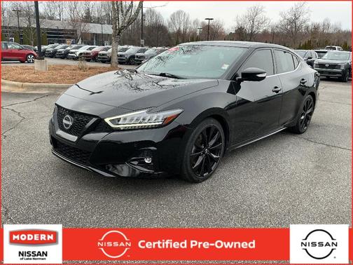 2023 Nissan Maxima SR