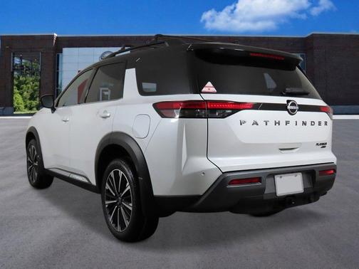 White / Black 2026 Nissan Pathfinder Platinum