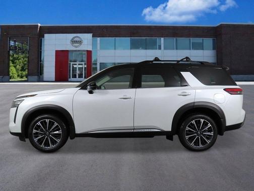 White / Black 2026 Nissan Pathfinder Platinum