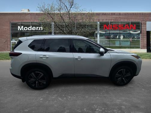 2025 Nissan Rogue SL