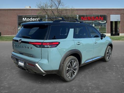 2026 Nissan Pathfinder Platinum