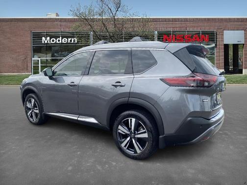 2022 Nissan Rogue SL