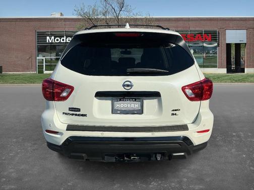2020 Nissan Pathfinder SL