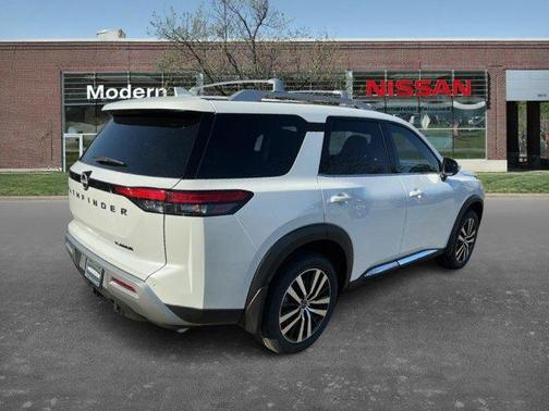 2025 Nissan Pathfinder Platinum