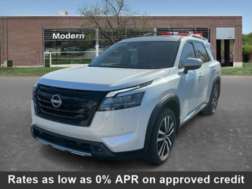 2025 Nissan Pathfinder Platinum