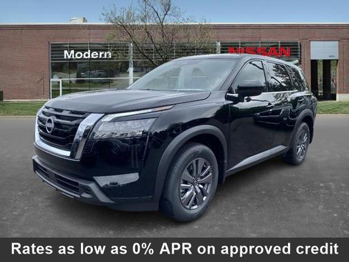 2025 Nissan Pathfinder S