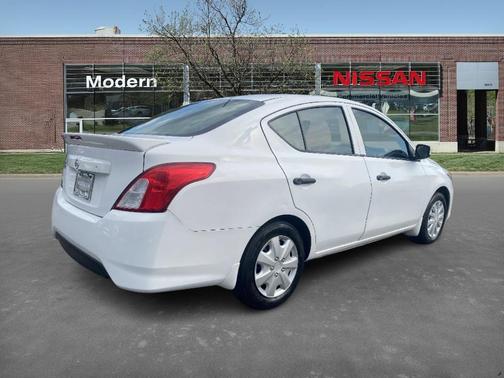 2017 Nissan Versa 1.6 S+