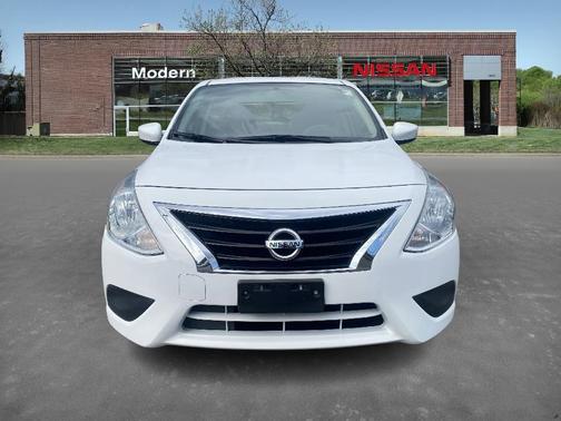 2017 Nissan Versa 1.6 S+