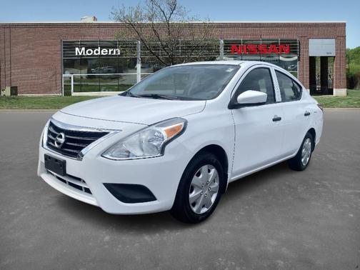 2017 Nissan Versa 1.6 S+