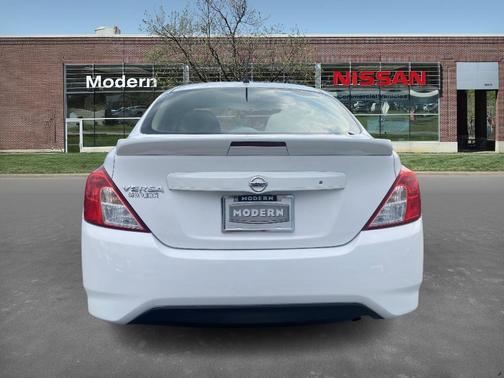 2017 Nissan Versa 1.6 S+