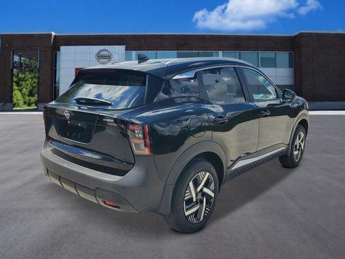 Super Black 2026 Nissan Kicks SV