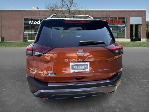 2022 Nissan Rogue SL