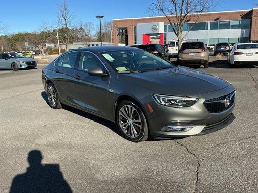 2019 Buick Regal Sportback Essence
