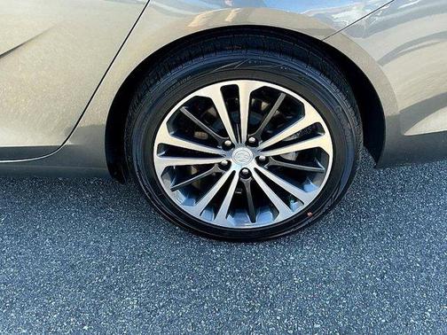 2019 Buick Regal Sportback Essence