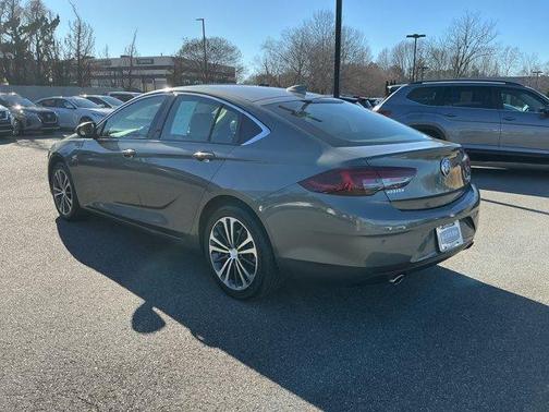 2019 Buick Regal Sportback Essence